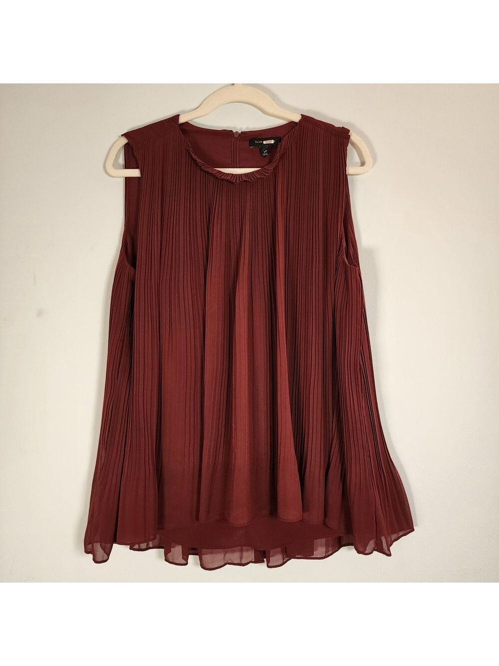 Club Monaco Burgundy Pleated Swing Top Blouse L Office Siren Back Zip